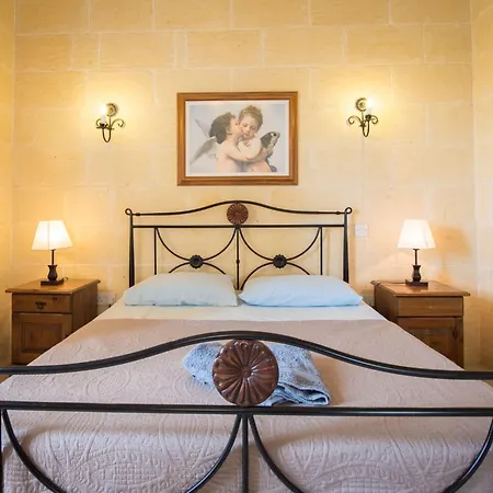 3 Bedroom With Private Pool And Views * Nadur