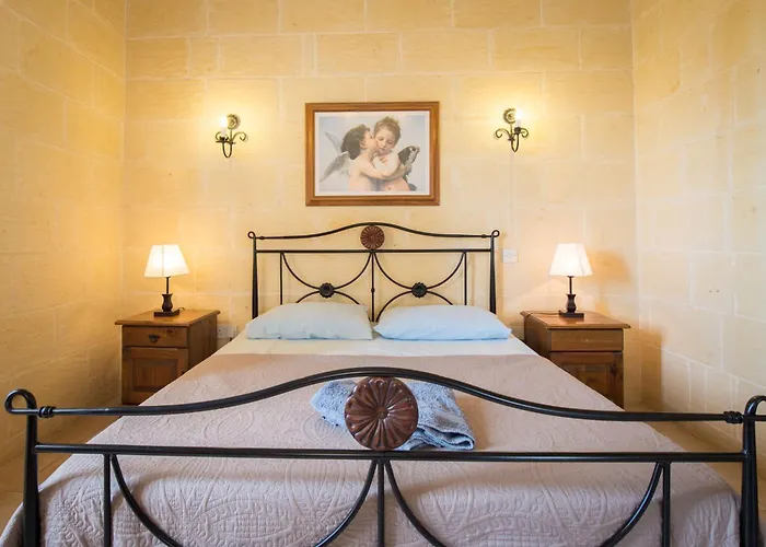 3 Bedroom With Private Pool And Views * Nadur