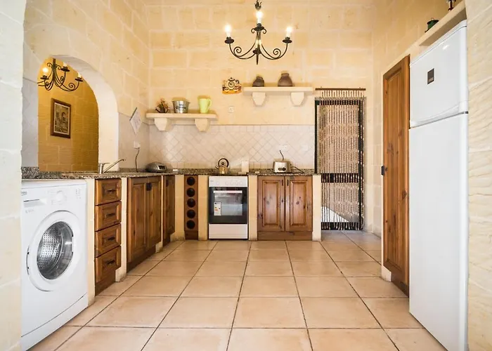 Tatil Evi 3 Bedroom With Private Pool And Views Nadur