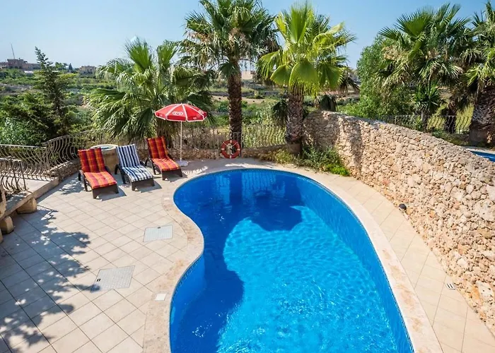3 Bedroom With Private Pool And Views * Nadur