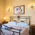 3 Bedroom With Private Pool And Views Nadur