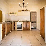 3 Bedroom With Private Pool And Views *