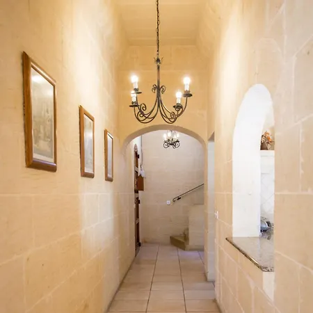 3 Bedroom With Private Pool And Views * Nadur