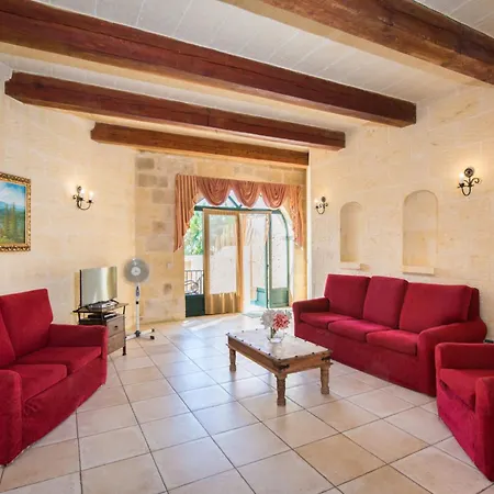 Сasa de vacaciones 3 Bedroom With Private Pool And Views Nadur