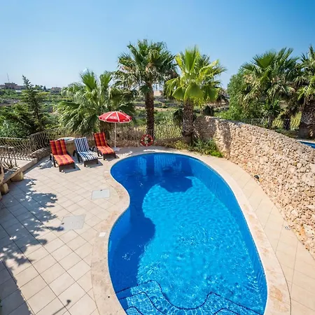 3 Bedroom With Private Pool And Views * Nadur